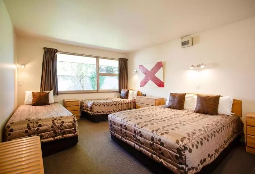 مُتل Casino Court Motor Lodge