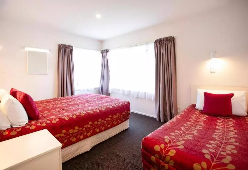 مُتل Casino Court Motor Lodge