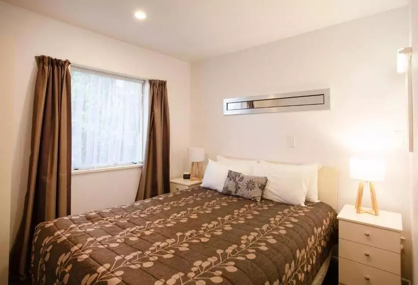 مُتل Casino Court Motor Lodge