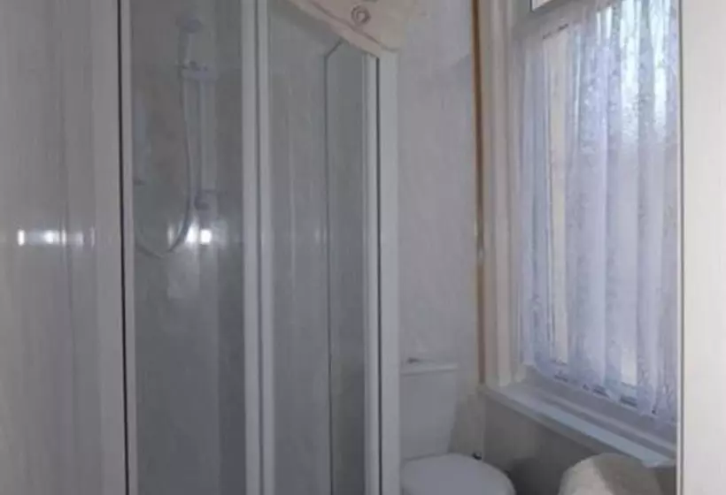 پانسیون Bridges Guest House
