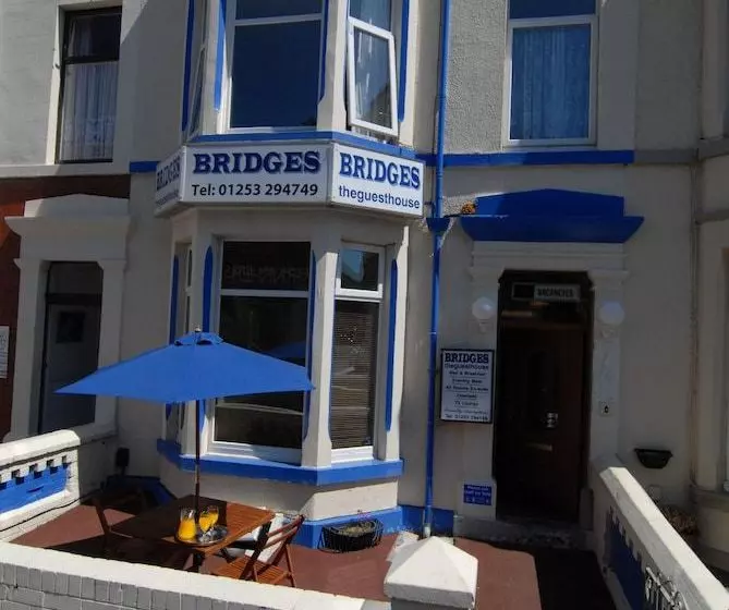 پانسیون Bridges Guest House