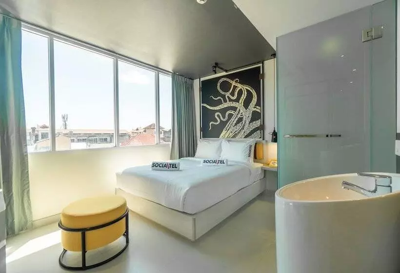 هتل Socialtel Koh Samui
