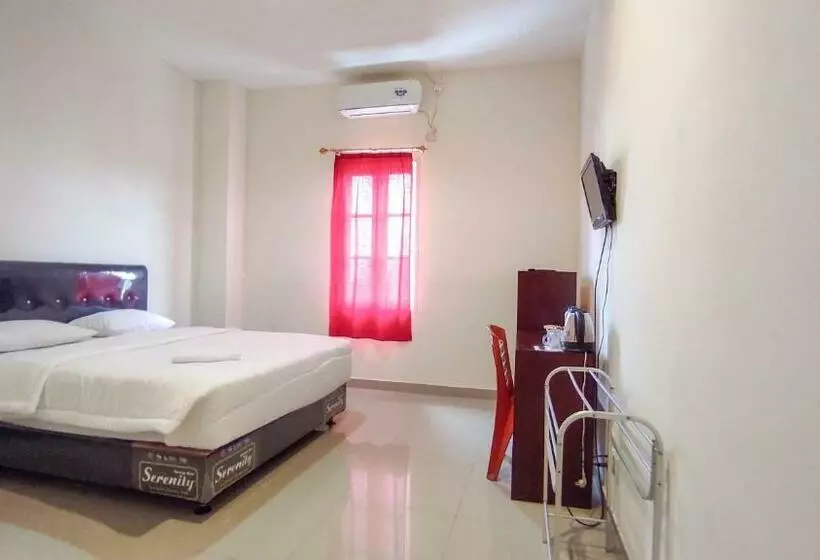 ホテル Reddoorz @ Jalan Ratahan Minahasa Tenggara