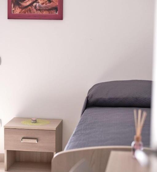 تختخواب و صبحانه Bouganville House Casa Vacanze