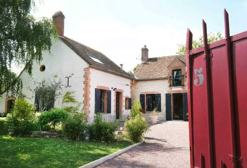 Aamiaismajoitus (B&B) L Orme Blanchet Spa & Piscine, Petit Déjeuner Inclus