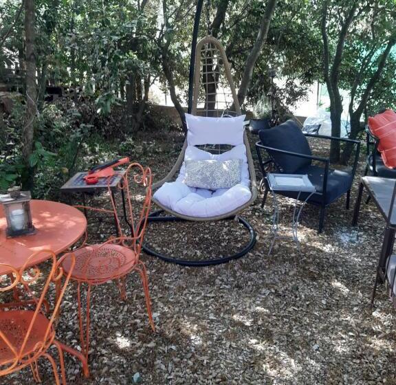 민박 Le Calme De La Garrigue