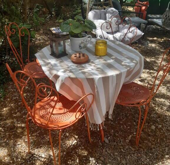 민박 Le Calme De La Garrigue