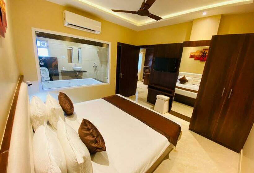 فندق Sangam Banquet And