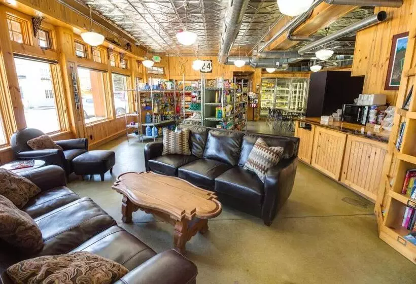 Hotelli The Green Bridge Inn