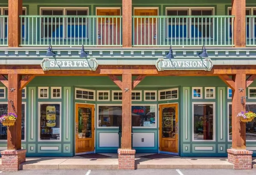 Hotelli The Green Bridge Inn