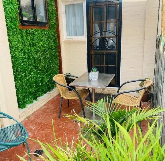 Aamiaismajoitus (B&B) Ange S Bnb   Self Contained Unit With Ensuite