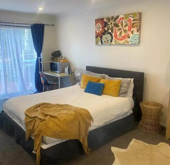 Aamiaismajoitus (B&B) Ange S Bnb   Self Contained Unit With Ensuite