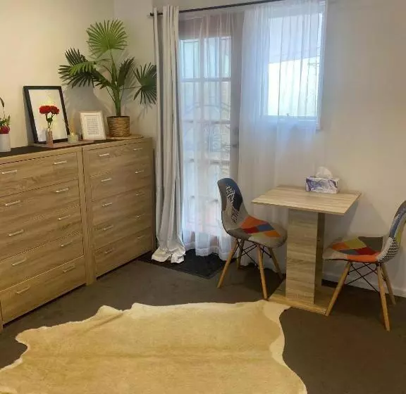 Aamiaismajoitus (B&B) Ange S Bnb   Self Contained Unit With Ensuite