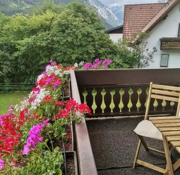 Aamiaismajoitus (B&B) Haus Bergblick Frühstückspension
