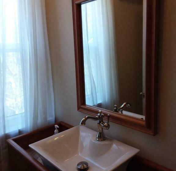 Chestnut Lane Bed And Breakfast