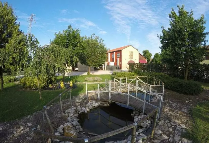 ホテル Agriturismo La Rebosola