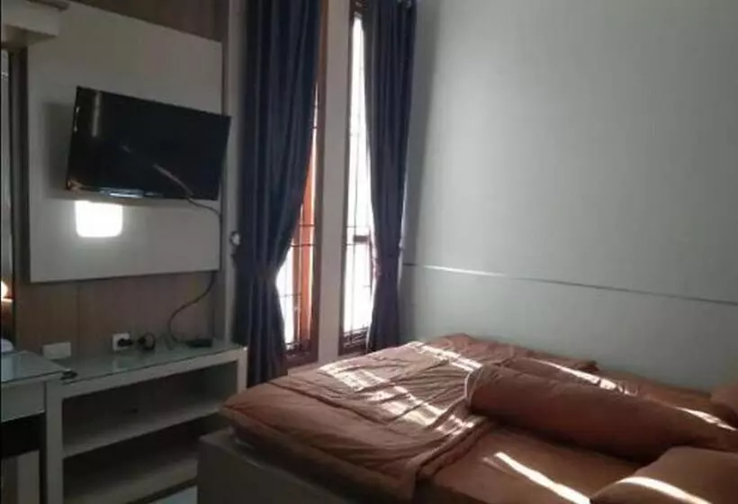 Hotelli Kedai Oma Syariah Mitra Reddoorz