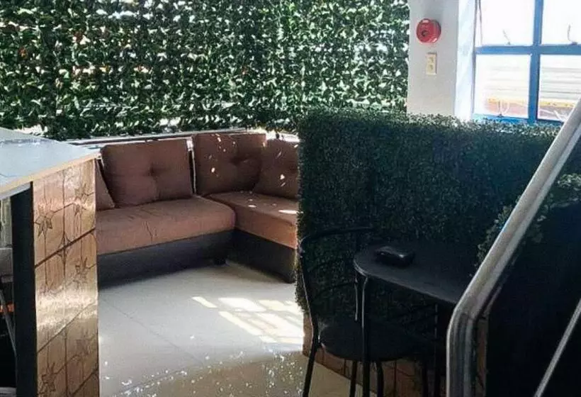 ホテル Reddoorz @ Catalina Pension House