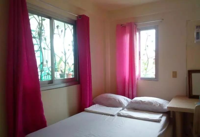 Majatalo Ellens Homestay