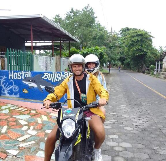 بنسيون Hostal Bullshark