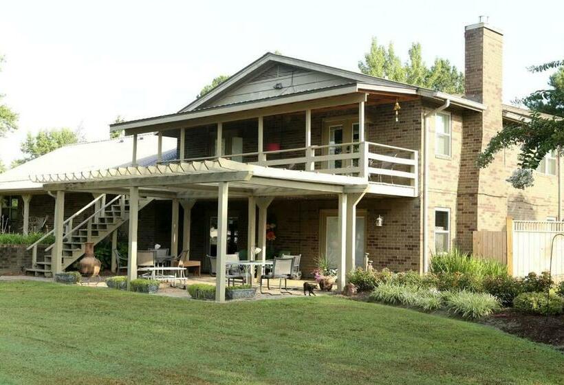 بنسيون Moon Lake Farm