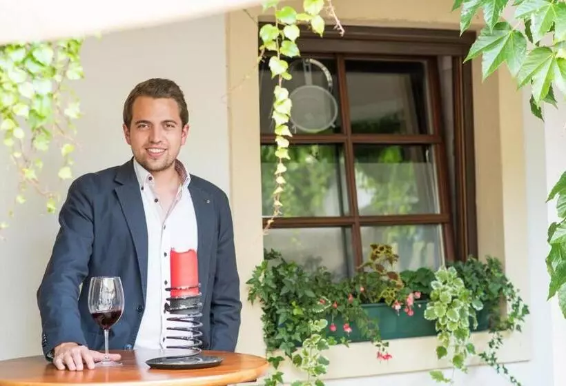 ペンション Weingut Burger