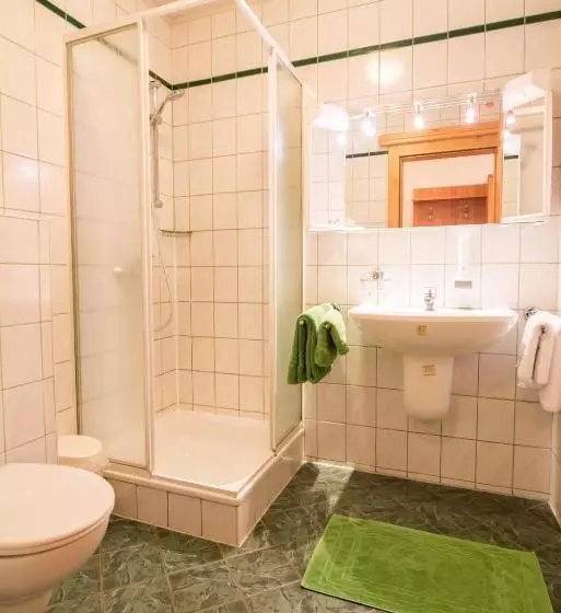 ペンション Weingut Burger