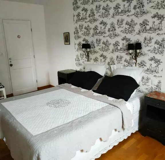 ベッドアンドブレックファースト La Loge