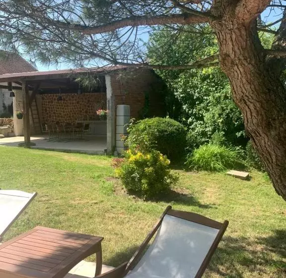 Aamiaismajoitus (B&B) Maison Mard Or Chambre Forêt