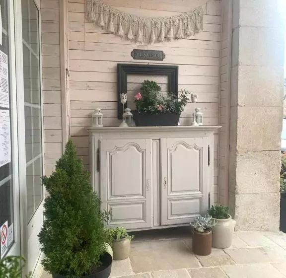 Aamiaismajoitus (B&B) Maison Mard Or Chambre Forêt