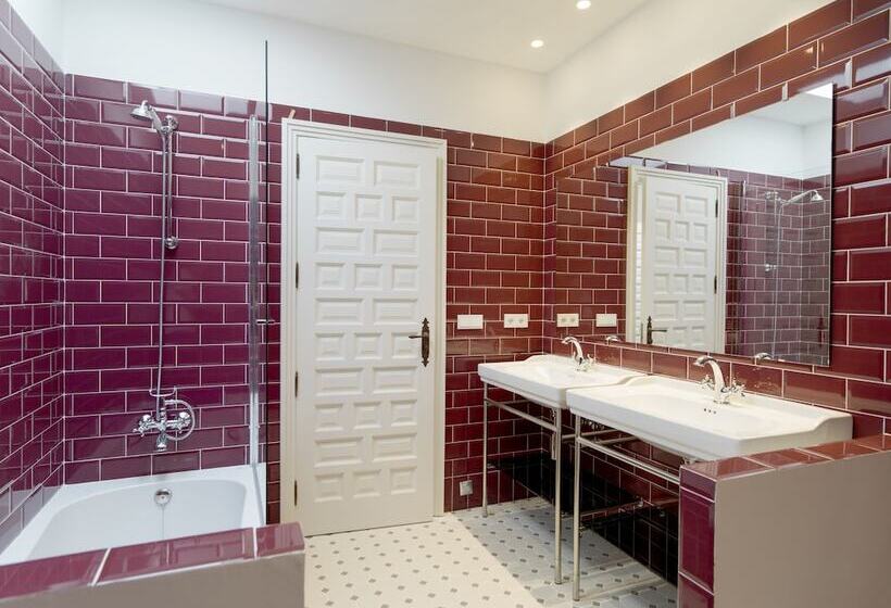 Hospedium Hotel La Lozana