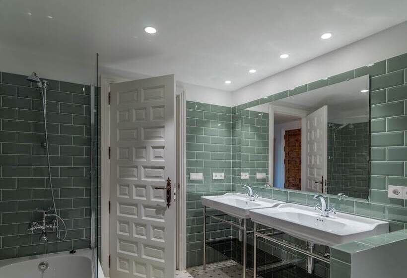 Hospedium Hotel La Lozana