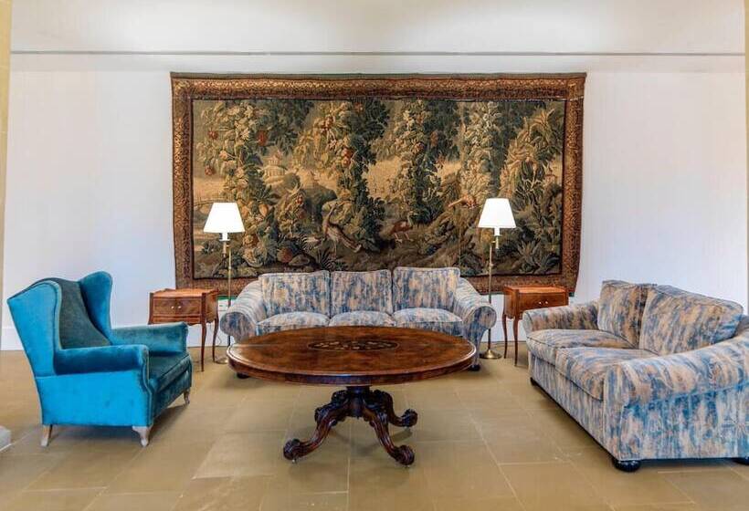 Hospedium Hotel La Lozana