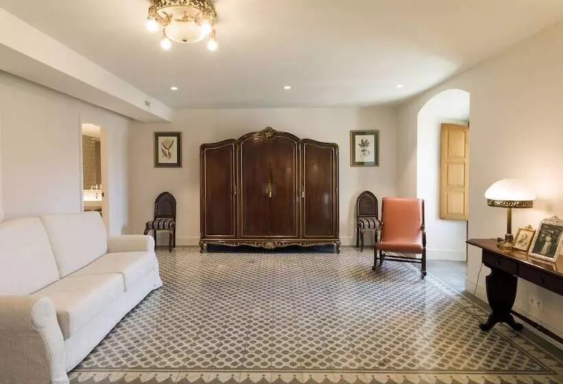 Hospedium Hotel La Lozana