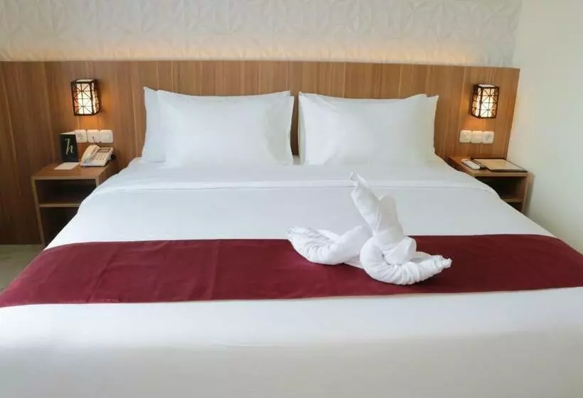 ホテル Horison Sentani