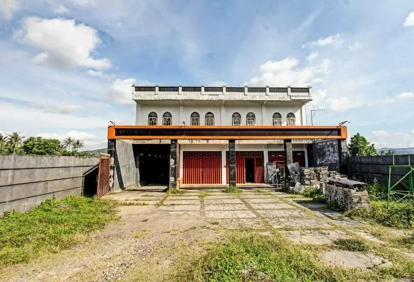 ホテル Oyo 91739 Ayu Bypass Mansion