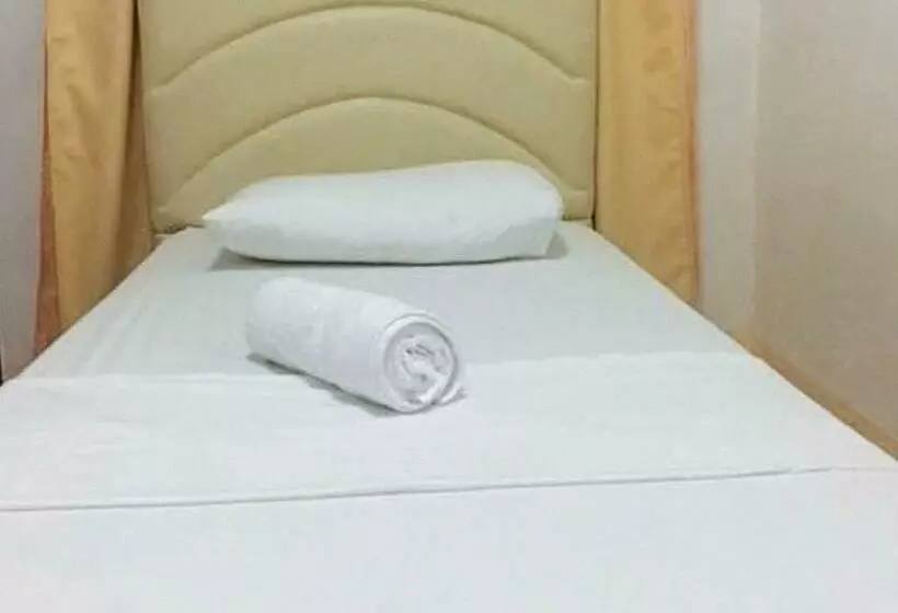 ホテル Reddoorz At Rhr Tourist Inn Canlaon