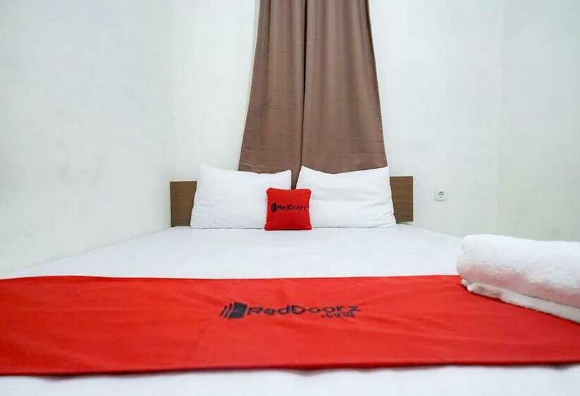 فندق Reddoorz Near Ekowisata Mangrove Belawan