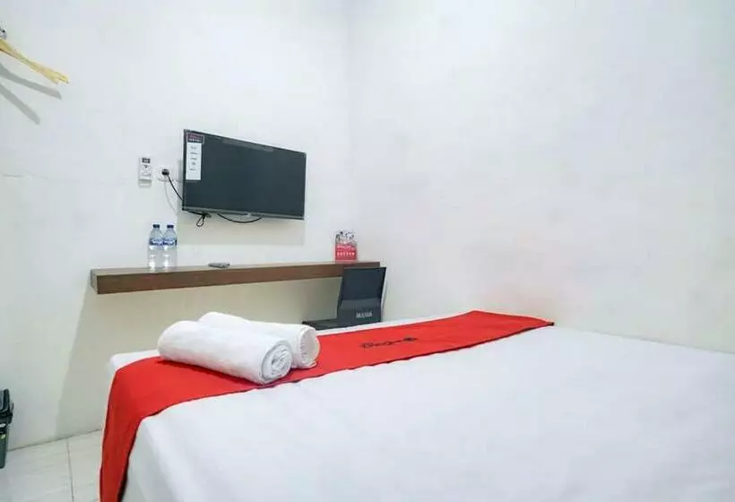 هتل Reddoorz Near Ekowisata Mangrove Belawan