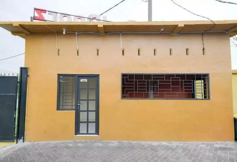 هتل Reddoorz Near Ekowisata Mangrove Belawan