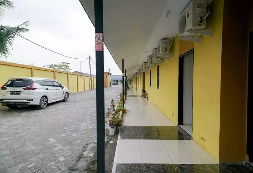 هتل Reddoorz Near Ekowisata Mangrove Belawan