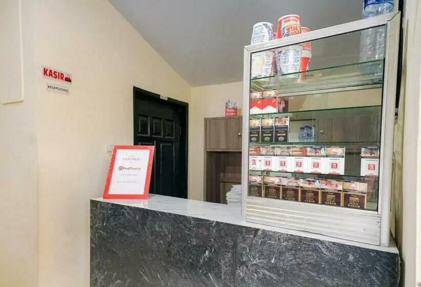 فندق Reddoorz Near Ekowisata Mangrove Belawan