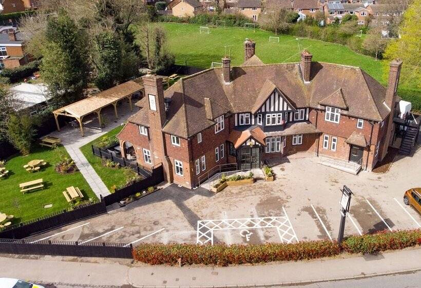 בית מלון כפרי The Chequers Inn