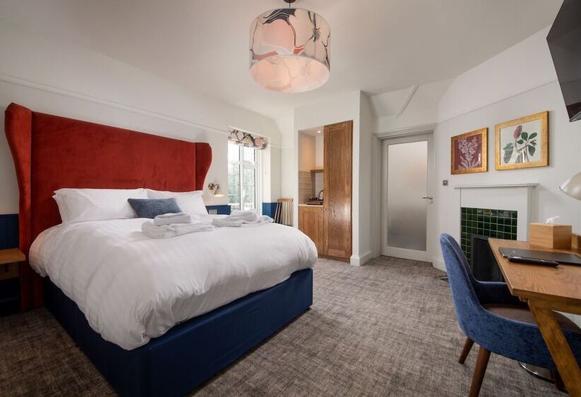 בית מלון כפרי The Chequers Inn