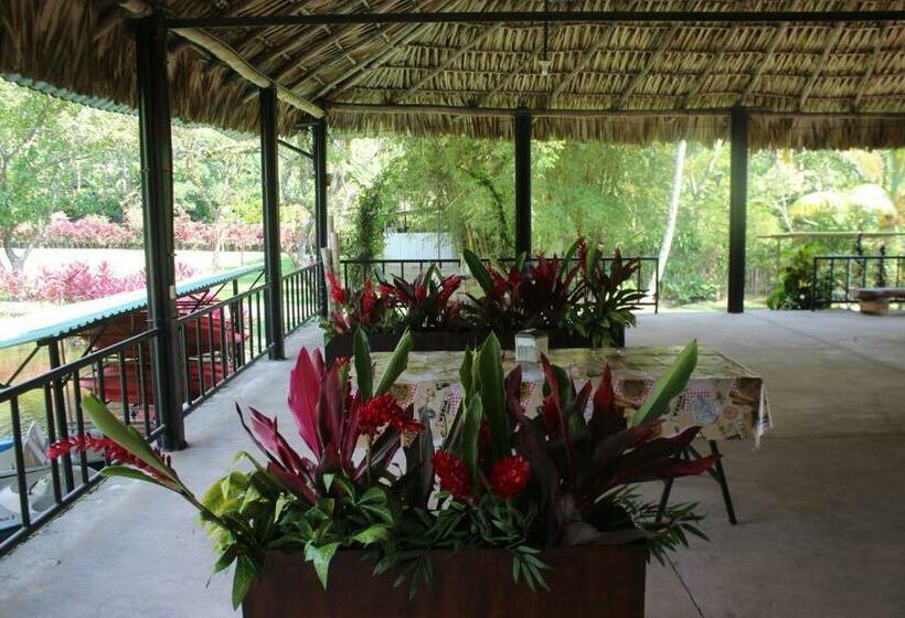 هتل Villa Amanda Resort