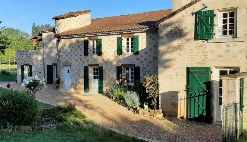 膳宿费 Domaine De La Basse Bobinière Gîte Et Chambres D Hôtes