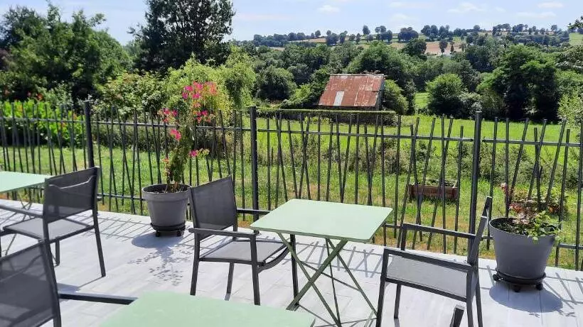 ペンション Epicurieux Normand