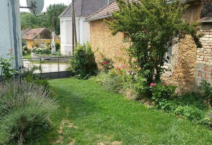 פנסיון Levendula Apartman