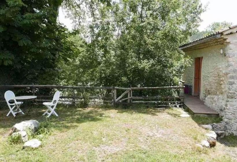 Majatalo Moulin De Solaure