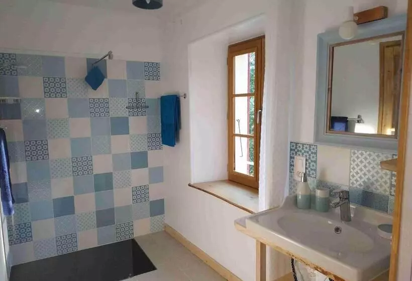 Majatalo Moulin De Solaure